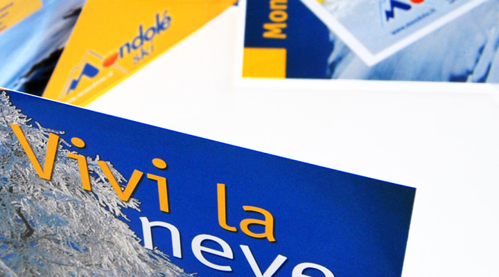 Studio e realizzazione grafica di una cartellina fustellata contenente 9 schede per la promozione del comprensorio sciistico del Mondolè